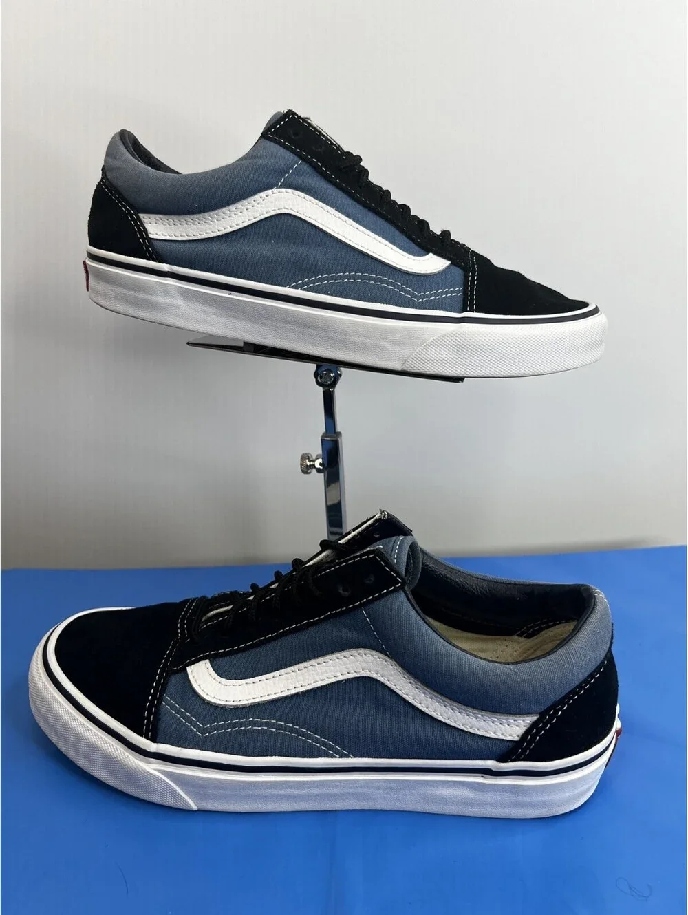 Vans Old Skool Men’s 7 Women’s 8.5 Blue Navy Suede Canvas Skate Shoe VN000D3HNVY